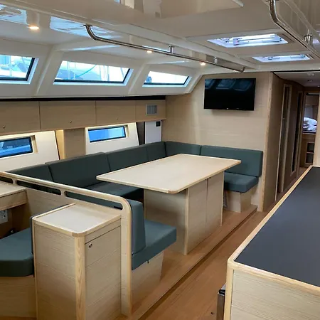 Ocean's Blue Botel Punat